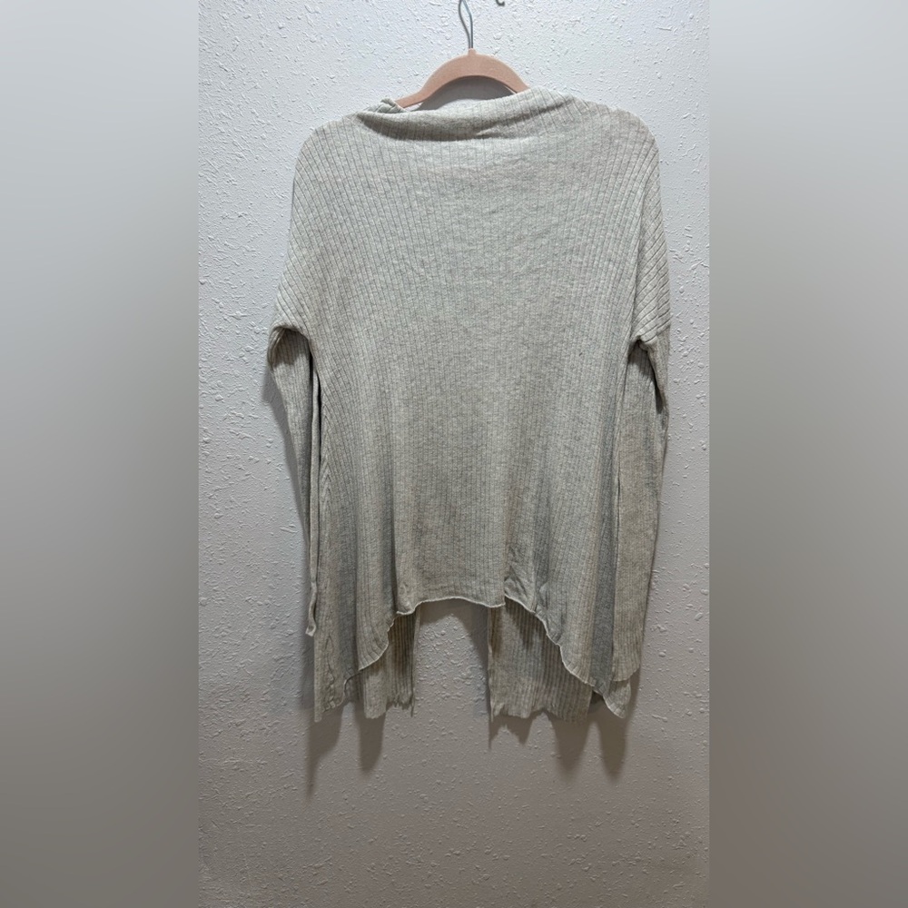Women's Ribbed Knit Sweater - Gray